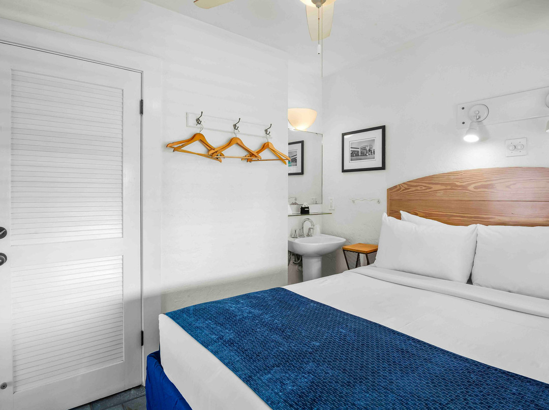 伊甸园酒店主图