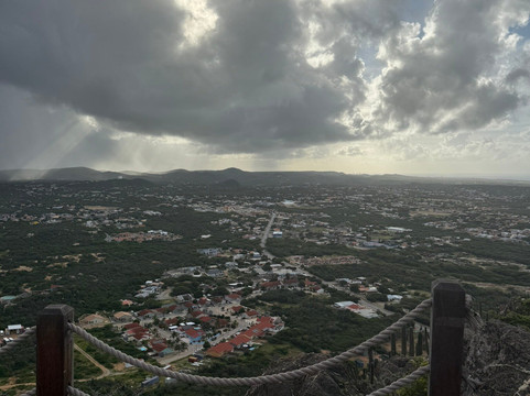 Hooiberg Hill Night Hike-奥腊涅斯塔德必去景点