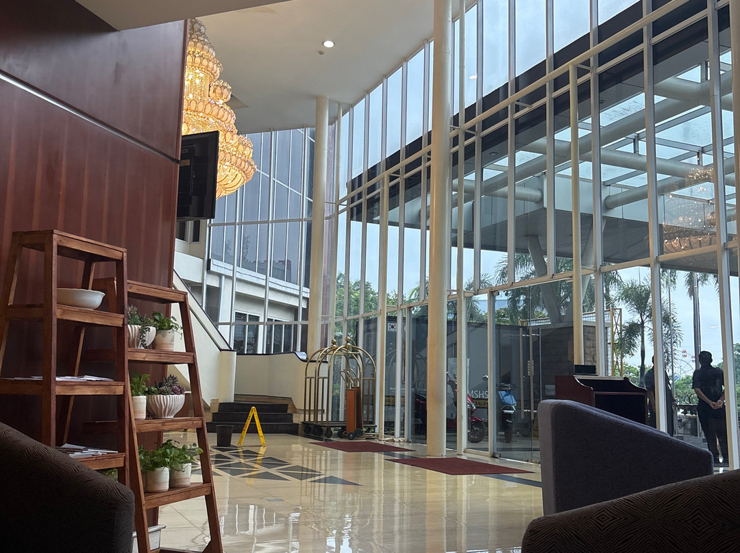 爪哇宫殿酒店主图