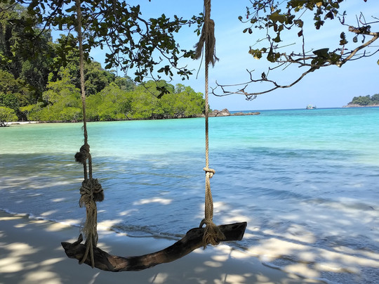 Xtra Holiday Travel & Tour-拉克山必去景点