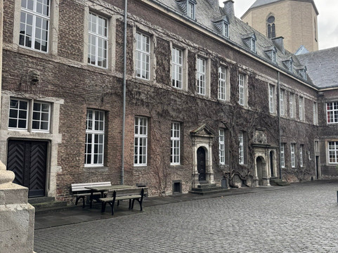 Rathaus Abtei Mönchengladbach-门兴格拉德巴赫必去景点