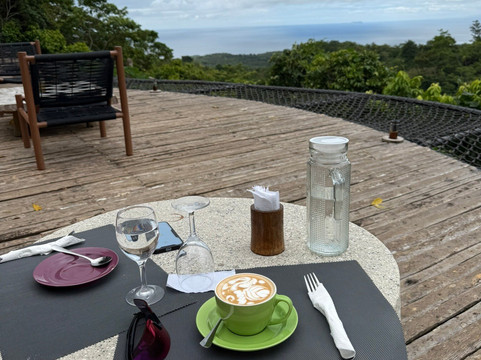 LA Canopée Bar & Restaurant