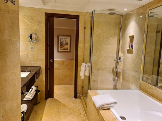 新加坡富丽敦酒店主图