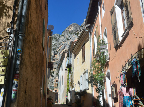 中心城-穆斯捷-圣玛丽必去景点