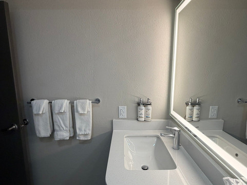 约翰斯敦市区假日酒店主图