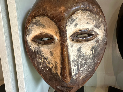 Gallery Antique-坎帕拉必去景点