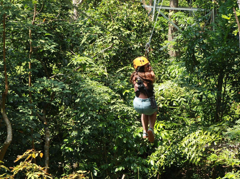 Hawk Adventure Zipline Park  Samui-红统必去景点