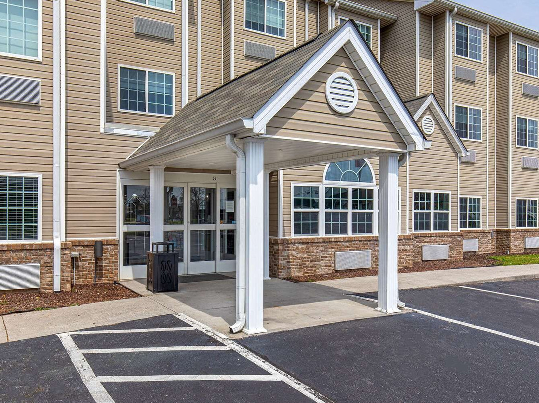 曼切斯特温迈诺特麦客达套房酒店