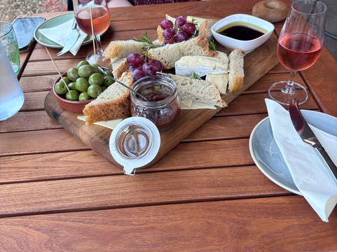 Off The Line Vineyard-Hellingly必去景点