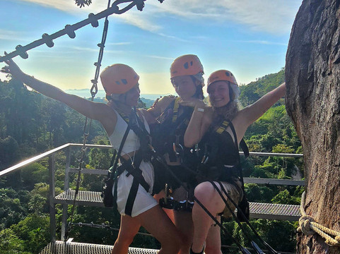 Hawk Adventure Zipline Park  Samui-红统必去景点