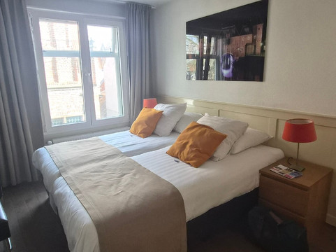 隆约翰斯酒店主图