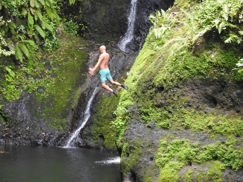 Raro Mountain Safari Tour-拉罗汤加必去景点