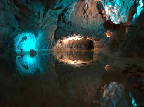 Grotte de Lombrives-Ussat必去景点