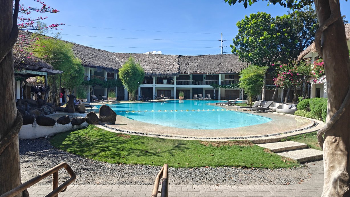 蓝水马里巴哥海滩度假村-泳池