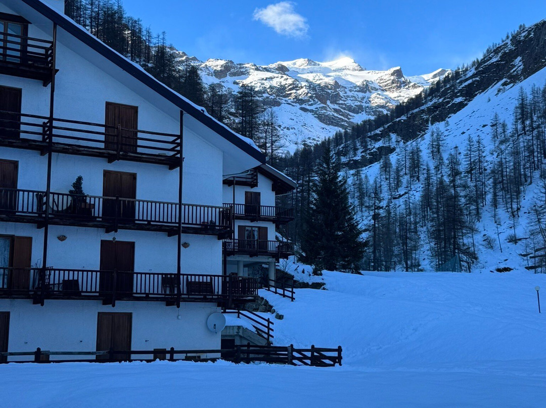 La Trinitè Monboso Hotel主图