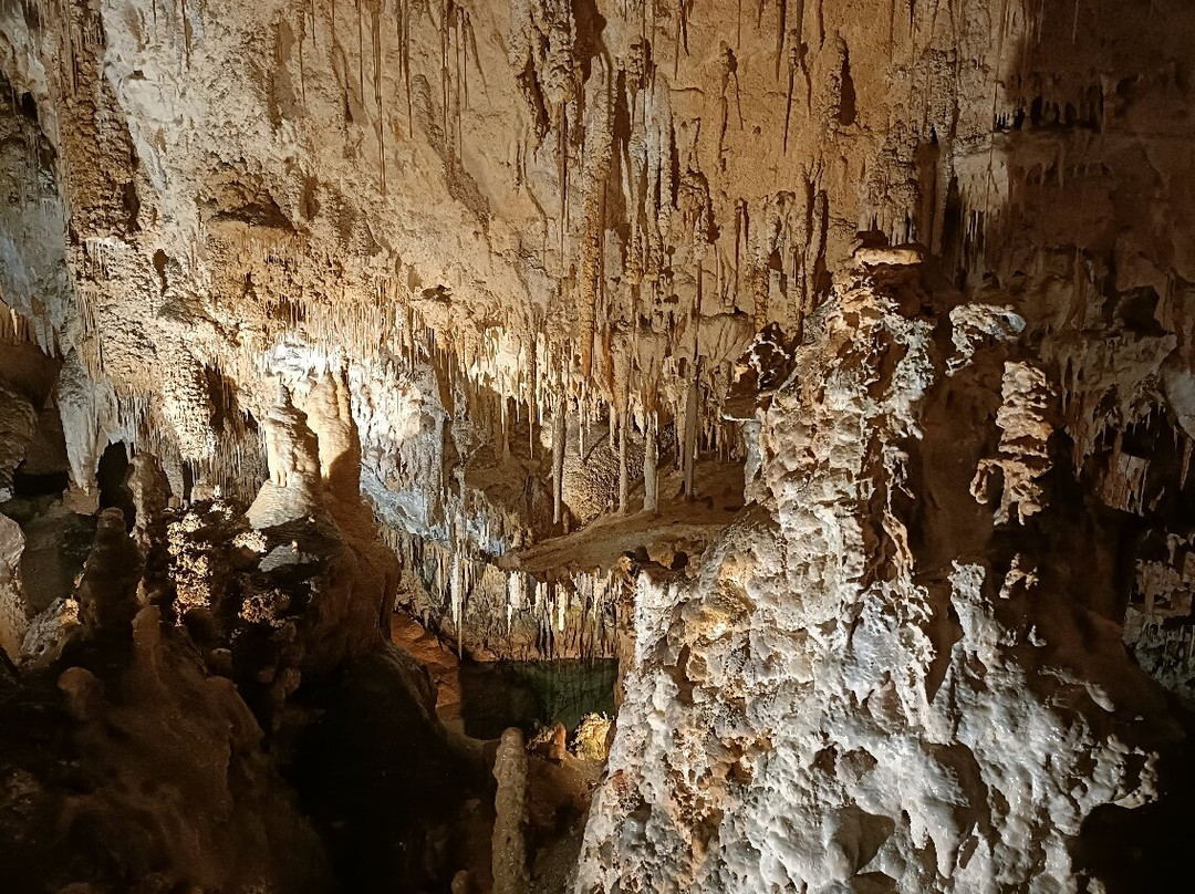 Crystal & Fantasy Caves-Hamilton Parish必去景点