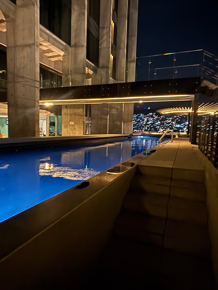 货廊广场蒙特雷-官方