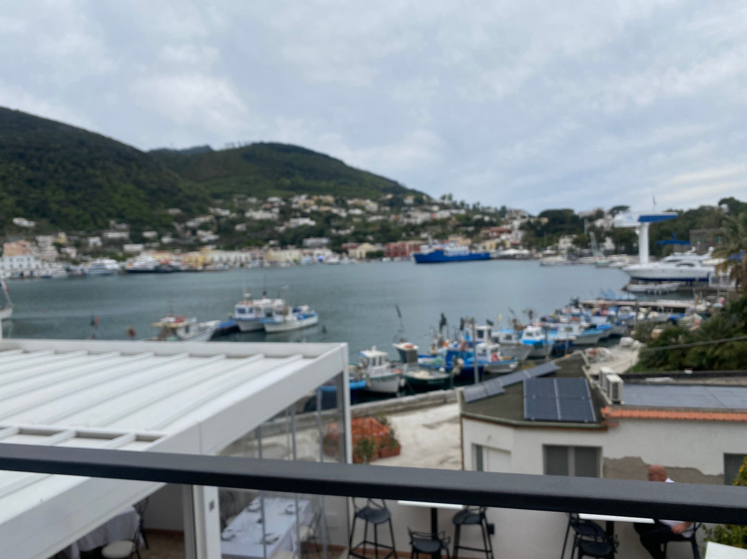 Ancóra Mare & Champagne