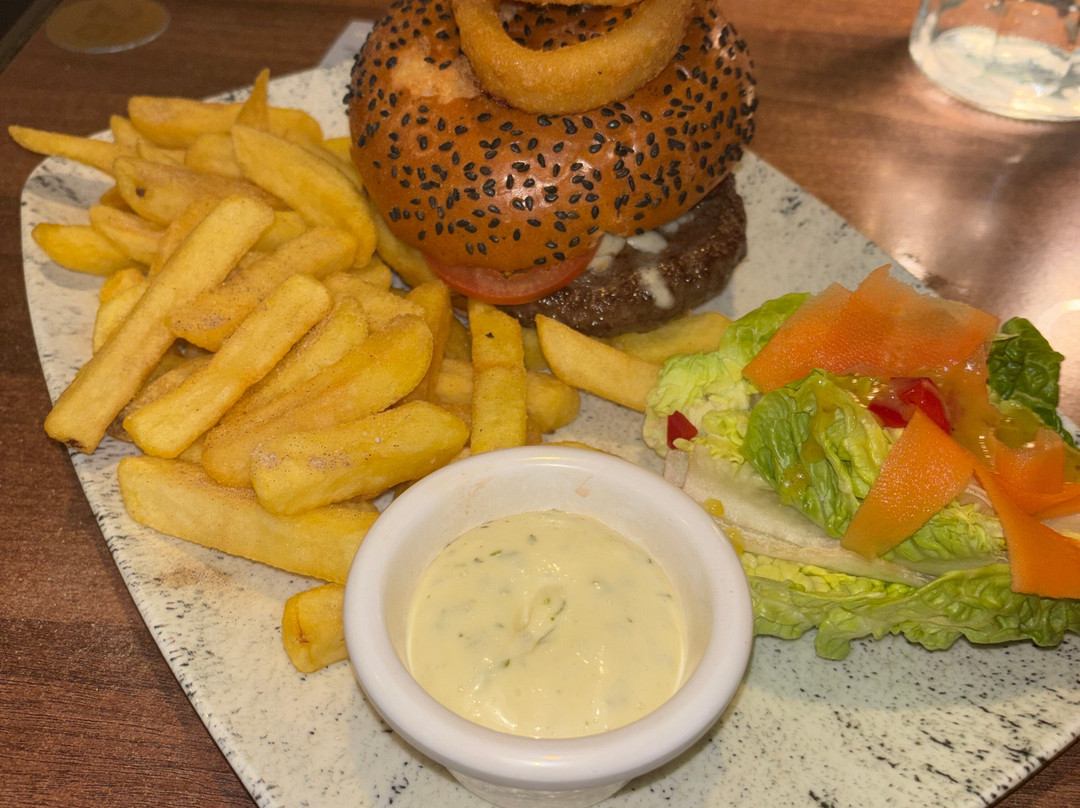 麦克威廉姆公园酒店主图