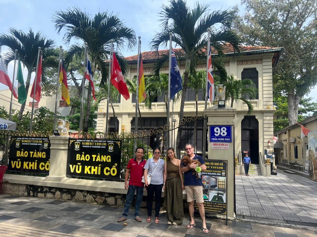 The Robert Taylor Museum Of Worldwide Arms-头顿必去景点
