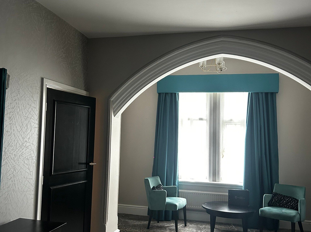 里昂兀兰霍尔酒店主图