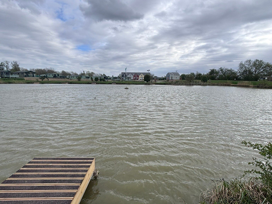 Heron's Mead Caravan Park & Fishing Lakes-斯凯格内斯必去景点