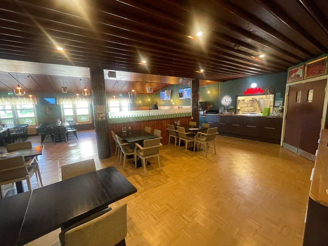 Adlon Pizzeria and Sportsbar