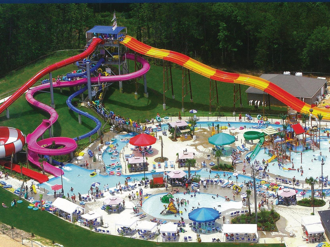 Grand Paradise Water Park-Collins必去景点