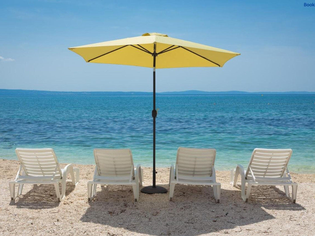 Lemonade Beach Apartments