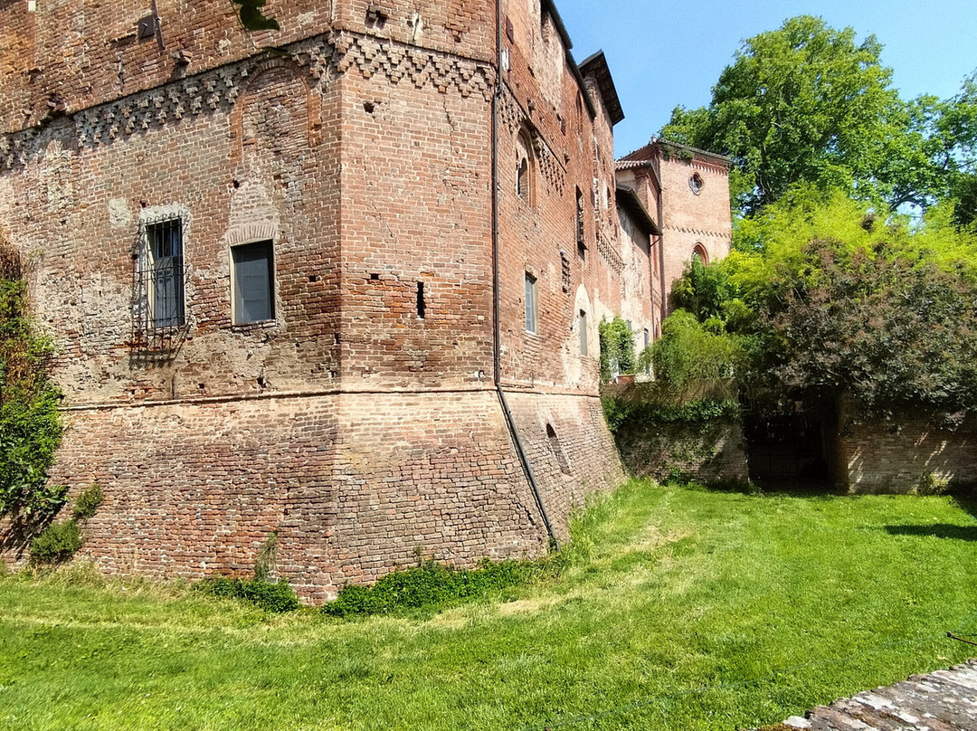 Castello Sannazzaro Di Giarole-Giarole必去景点