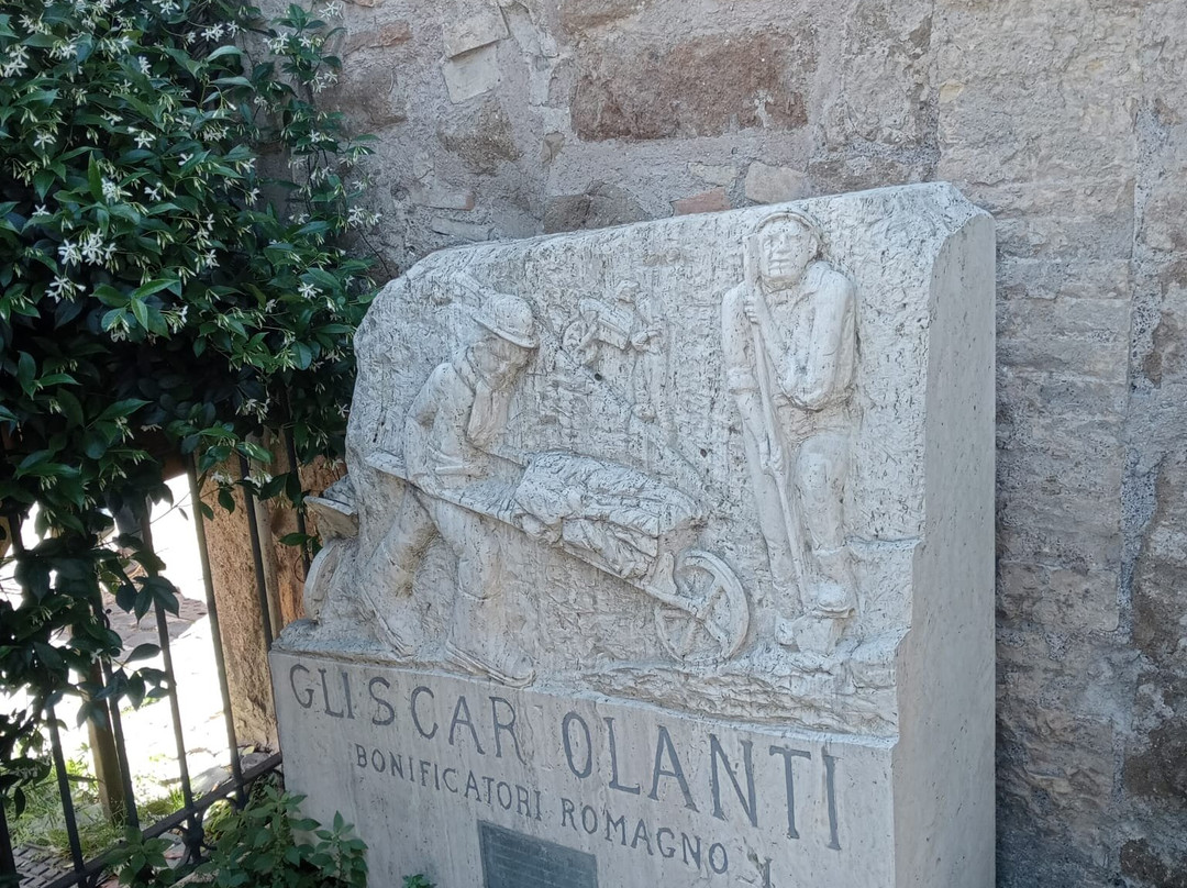 Monumento ad Andrea Costa e Nullo Baldini-Ostia Antica必去景点