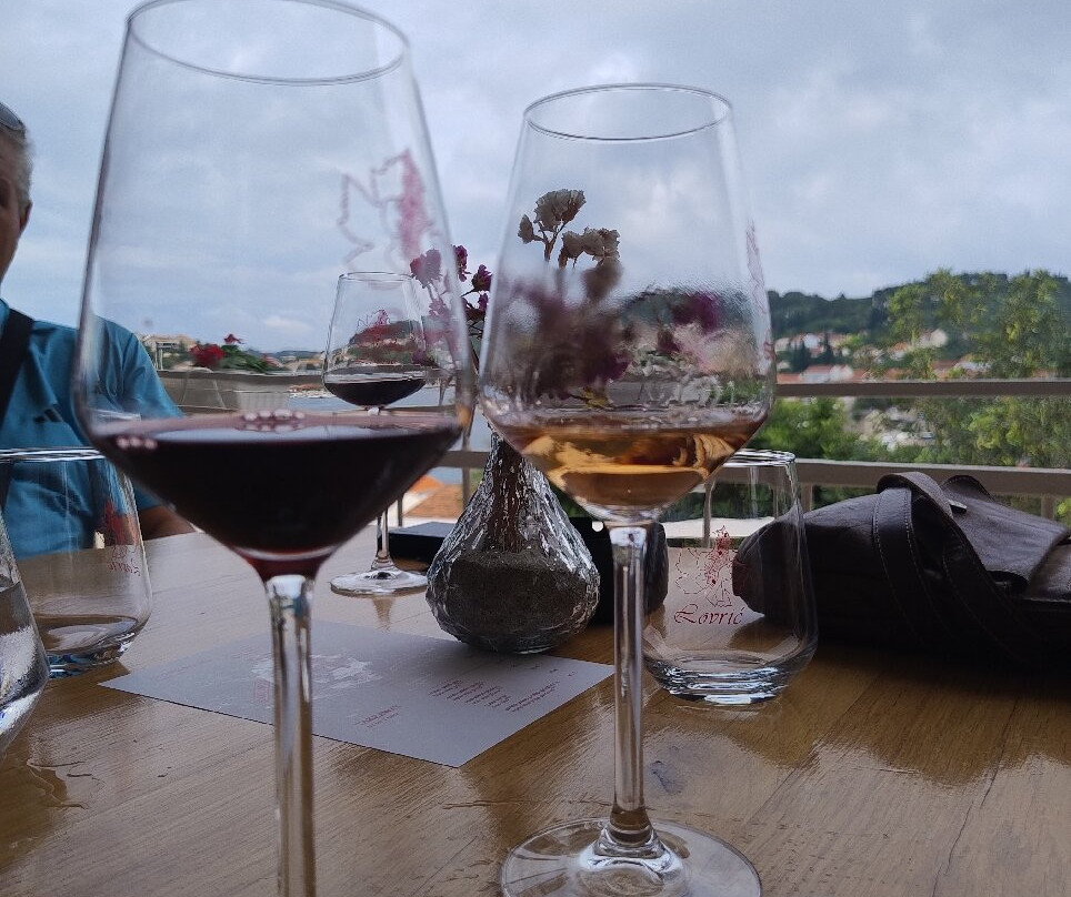 Lovrić Winery-伦巴达必去景点