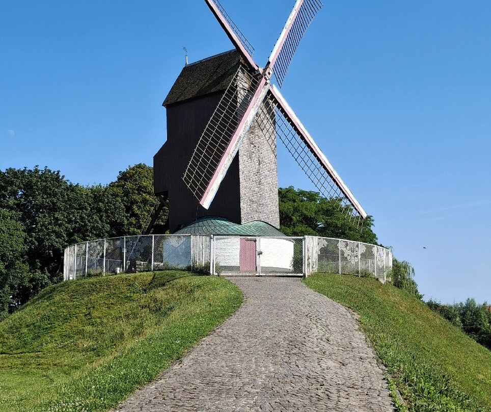 Windmills of Bruges-布鲁日必去景点