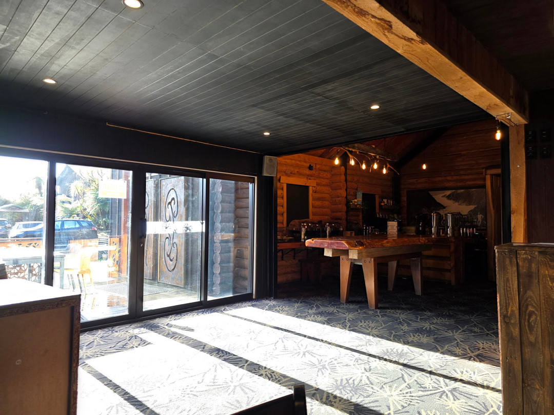 Harihari餐馆和美食-Monsoon Bar & Restaurant