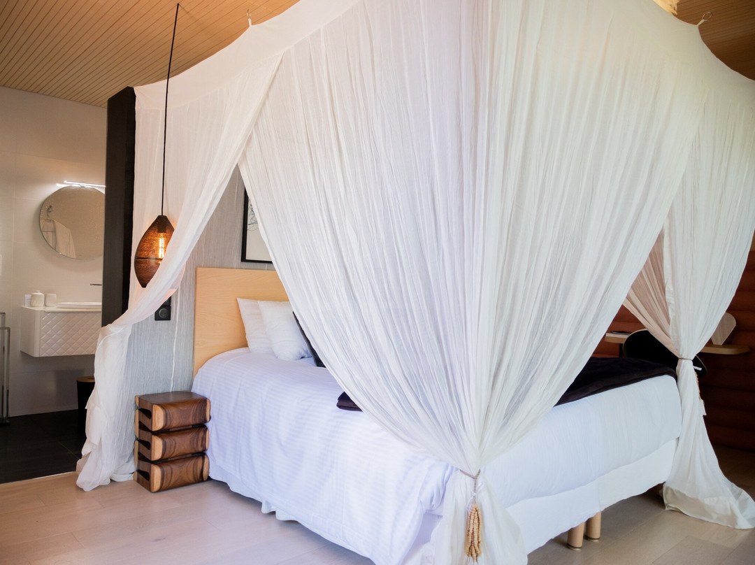Bien Loin d'Ici Spa B&B主图