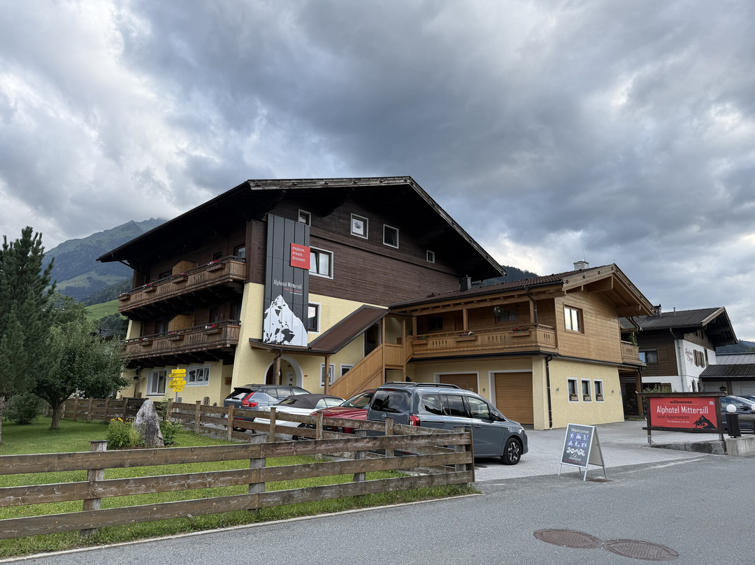 米特尔西高山酒店