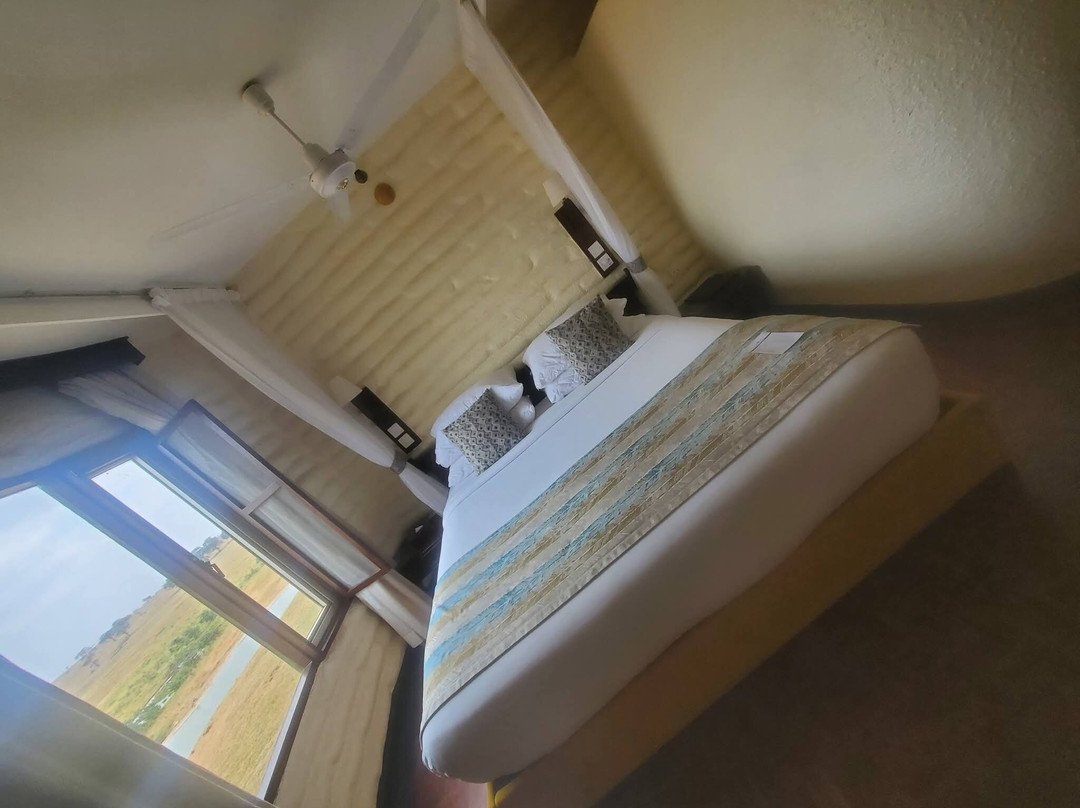 萨尔特利克野生动物园小屋主图