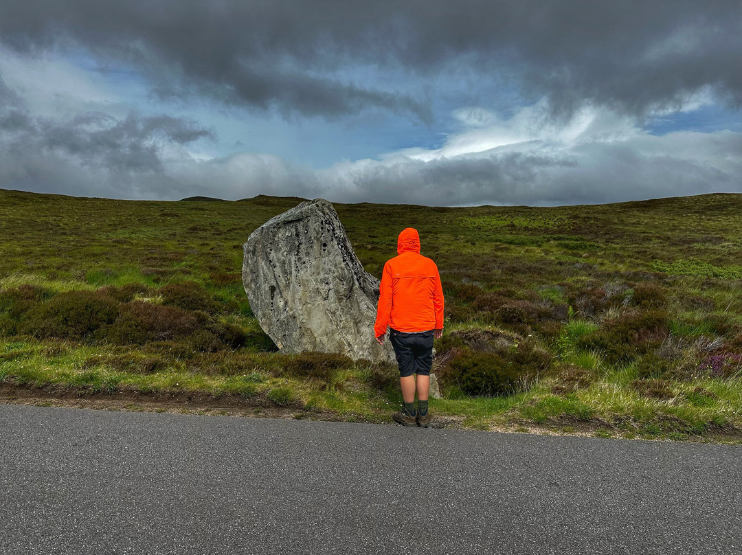 The Achuvoldrach Standing Stone-Tongue必去景点