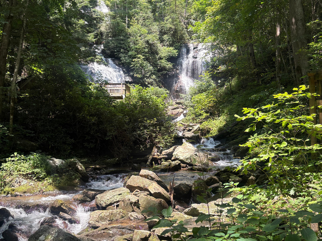 Anna Ruby Falls-海伦必去景点