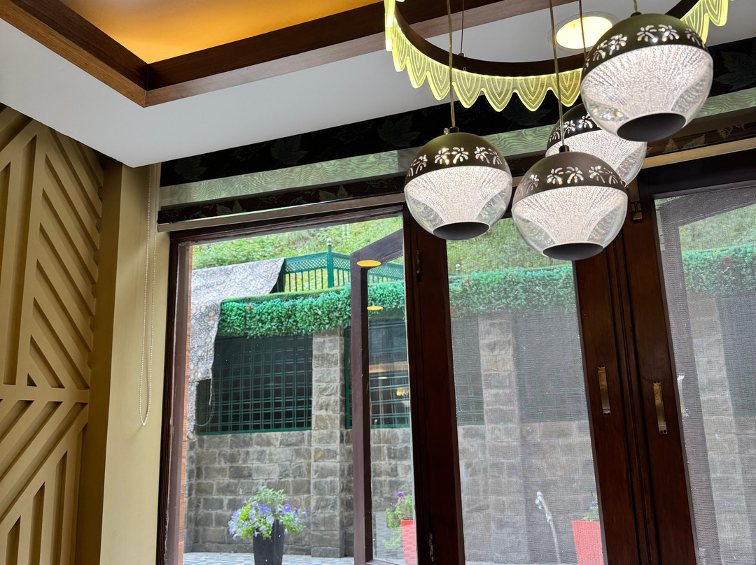 山顶酒店主图