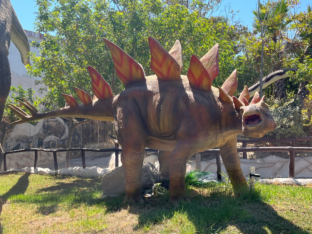Dinosauria Park-Gournes必去景点