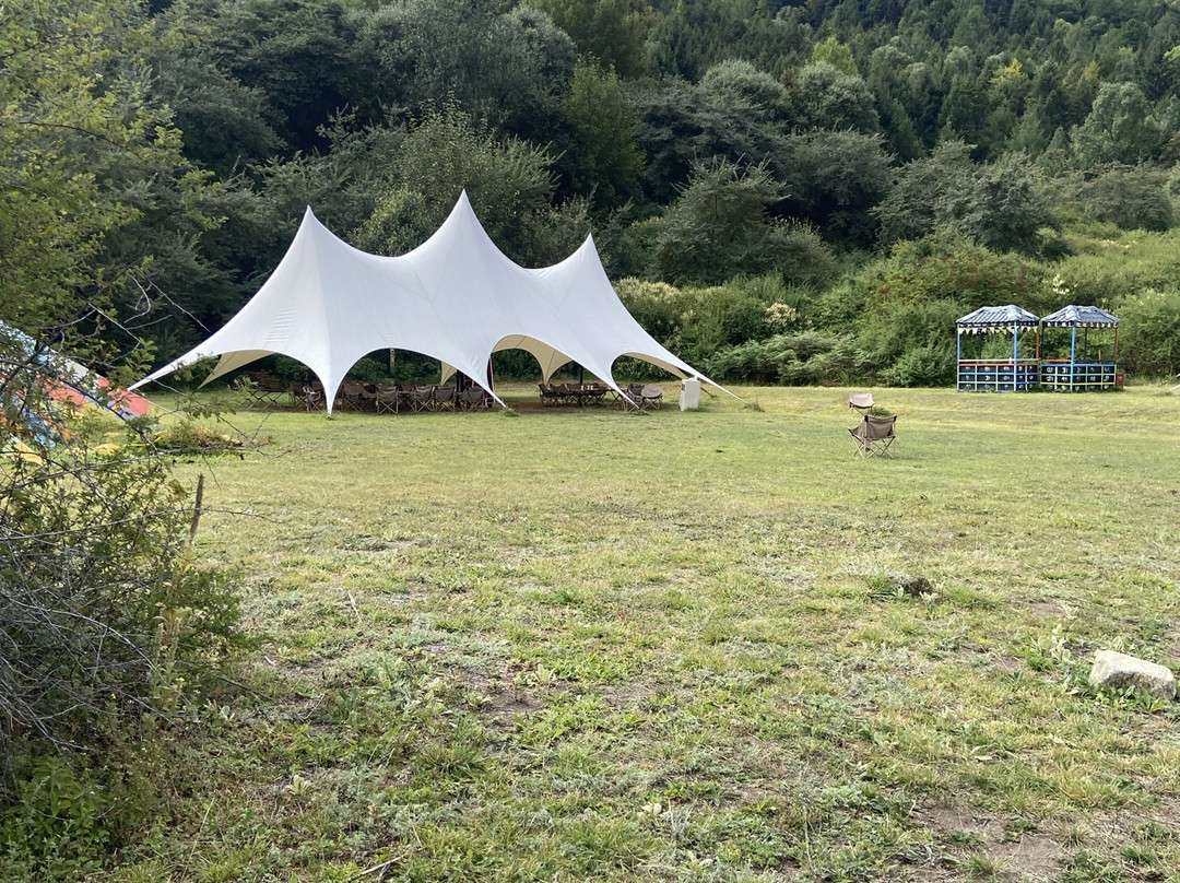 林芝工布庄园希尔顿酒店主图