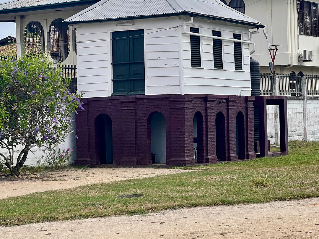 Neveh Shalom Synagogue-帕拉马里博必去景点