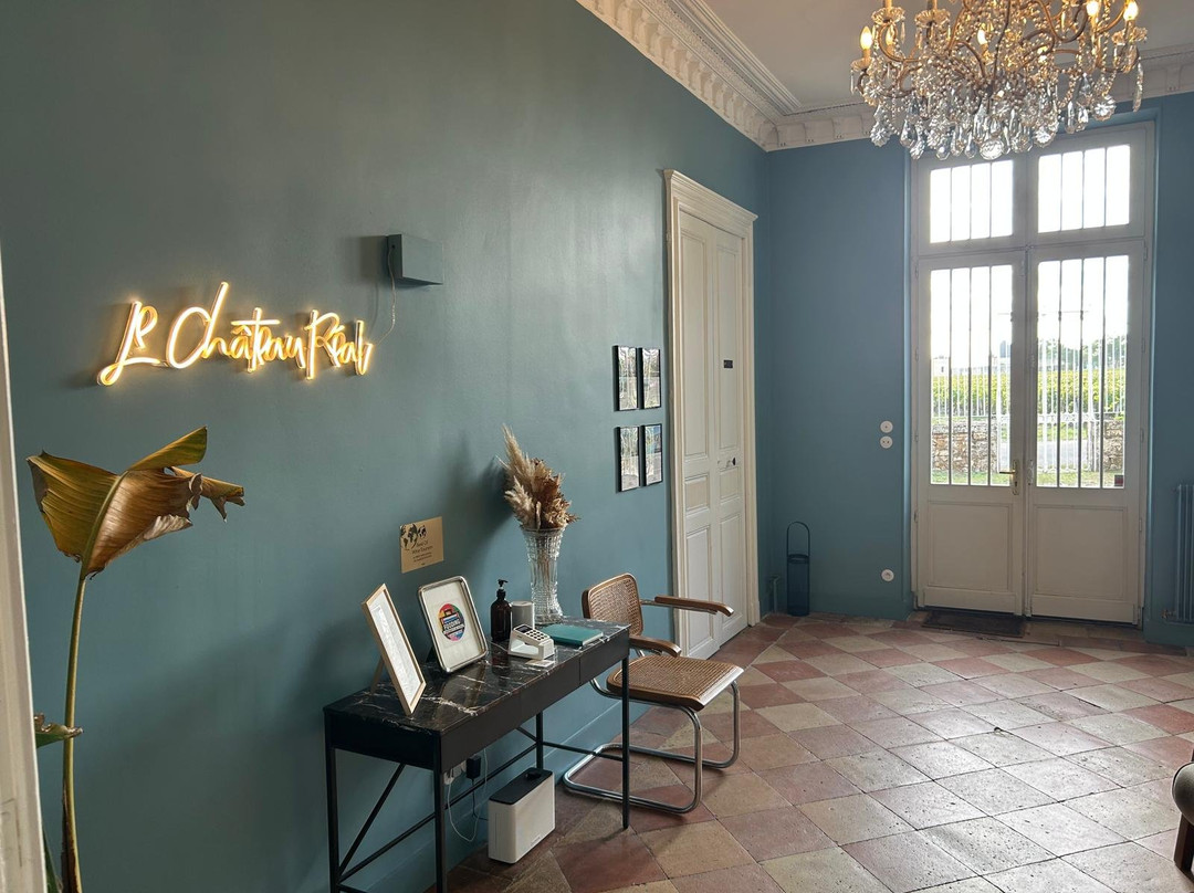 皇家城堡酒店主图