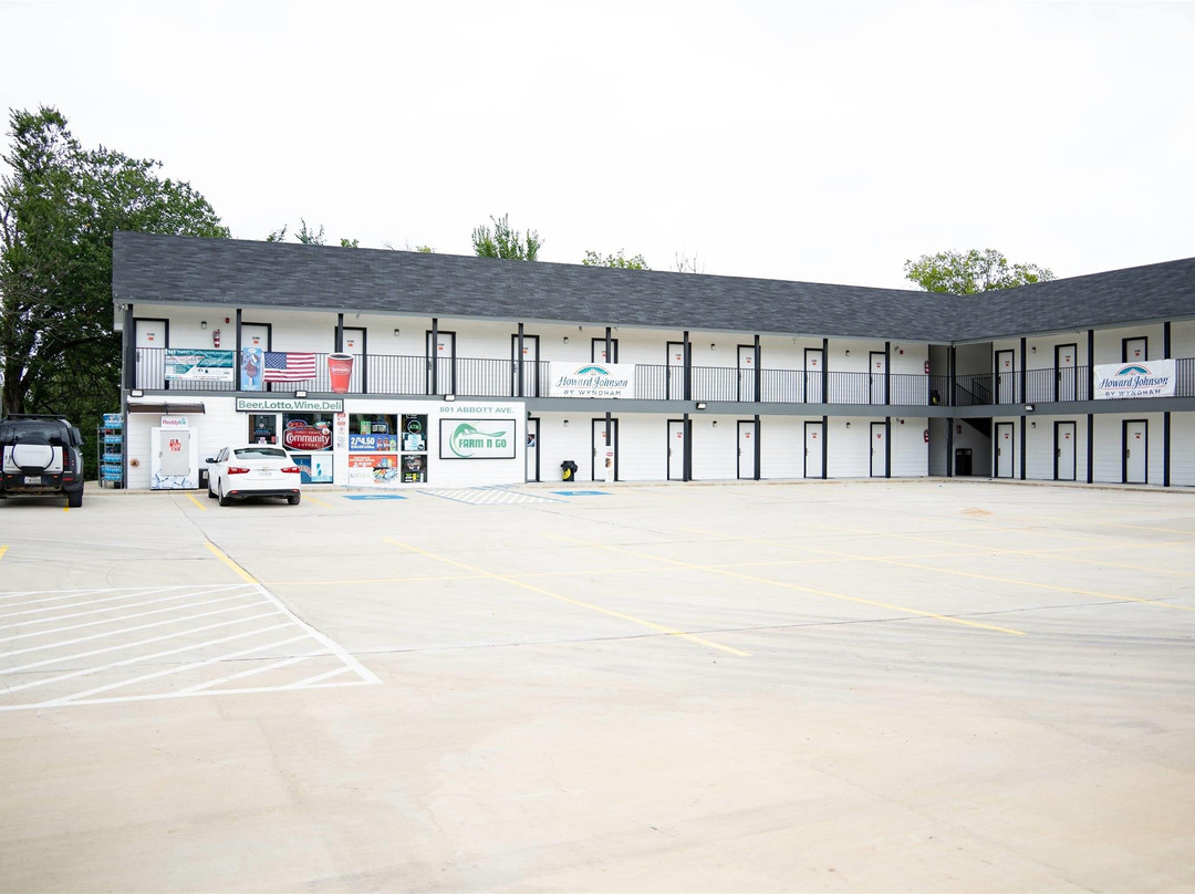 Howard Johnson by Wyndham Hillsboro Tx