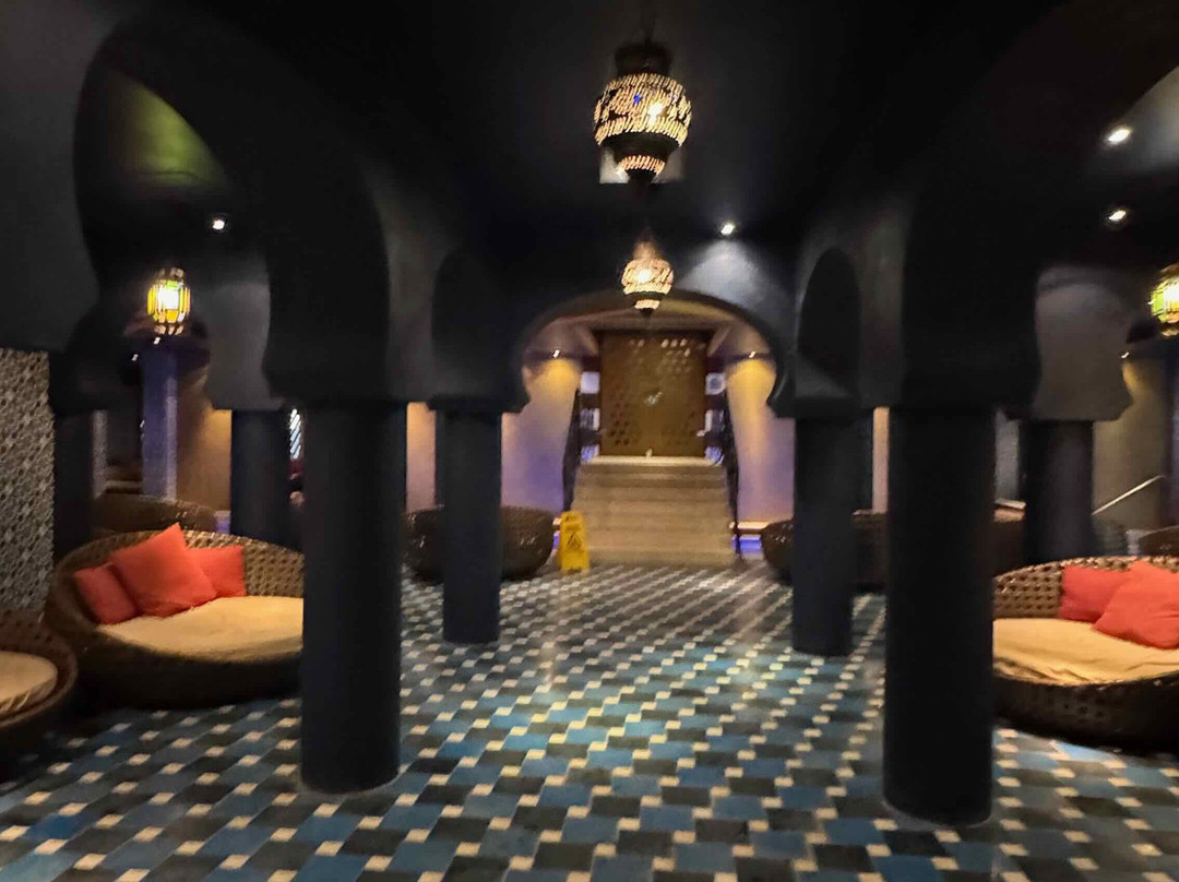 Meses Shiraz Hotel主图