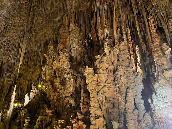 Kastania Cave景点图片