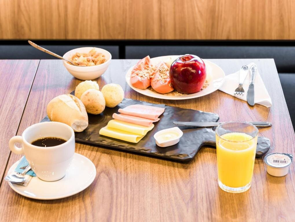 Adagio London Sutton Point主图