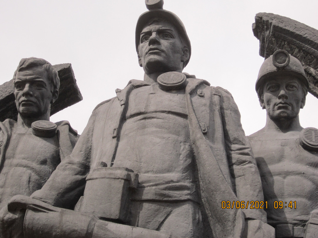 Ilovaisk旅游景点-Memorial Podvigu Shakhterov Makeyevki