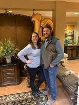 拜伦斯河酒店主图